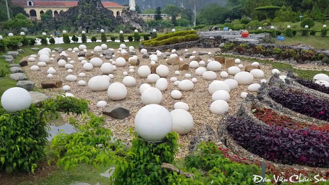 Bãi trứng khổng lồ ở đan viện