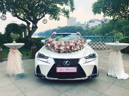 Thuê xe cưới 4 chỗ uy tín tại Hà Nội