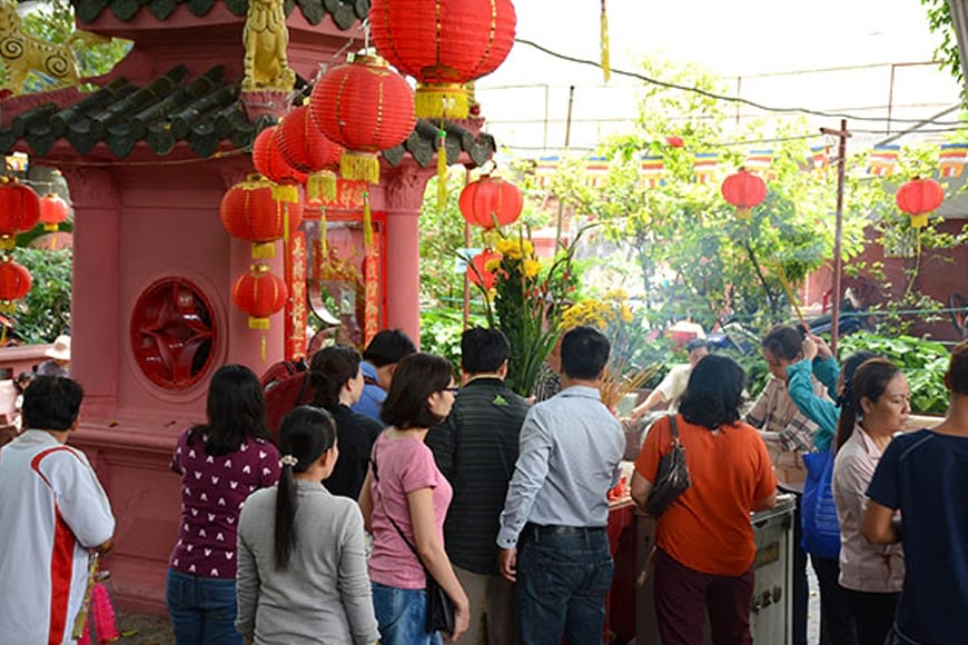 Mỗi dịp tết đến xuân sang, người dân Việt Nam lại nô nức đi lễ chùa. 